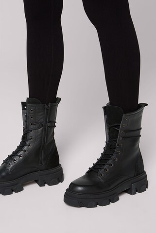 Soccx Schnürboots in Schwarz: Vorderseite