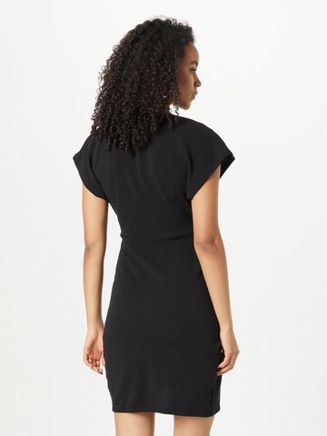 Rochie de cocktail de la Mela London pe negru