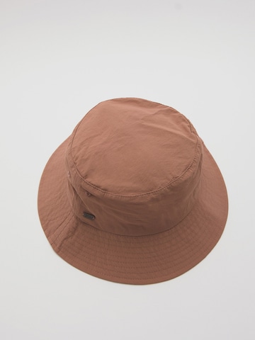 Pull&Bear Hat in Brown