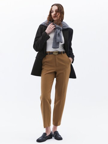 OXXO Tapered Trousers with creases in Brown