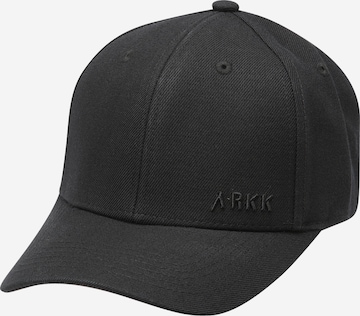 Casquette ARKK Copenhagen en noir : devant