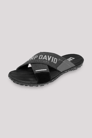 CAMP DAVID Beach Slipper mit Canvas-Riemen und Logo in Schwarz: Vorderseite