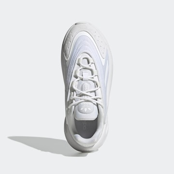 ADIDAS ORIGINALS Sneakers 'Ozelia' i hvid