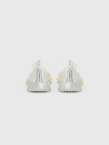 Baskets basses 'Ava X' Nike Sportswear en blanc