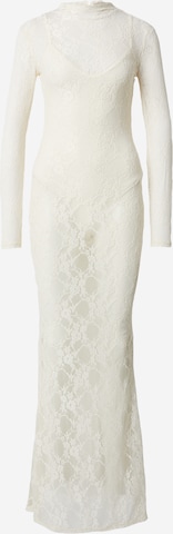 Rochie de la Hoermanseder pe alb: față