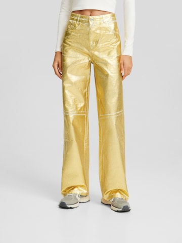 Bershka Wide leg Broek in Goud: voorkant