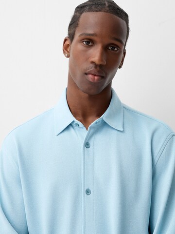 Coupe regular Chemise Bershka en bleu