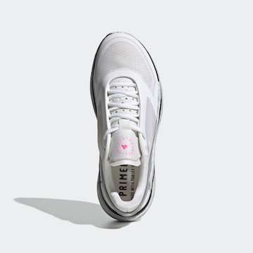 ADIDAS BY STELLA MCCARTNEY - Zapatillas de running 'Earthlight Mesh' en blanco