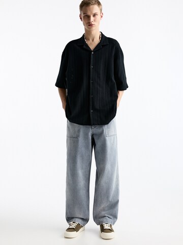 Pull&Bear Comfort Fit Skjorte i sort