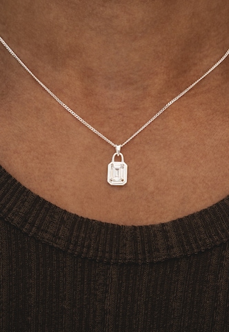 Commen Lines Necklace in Silver