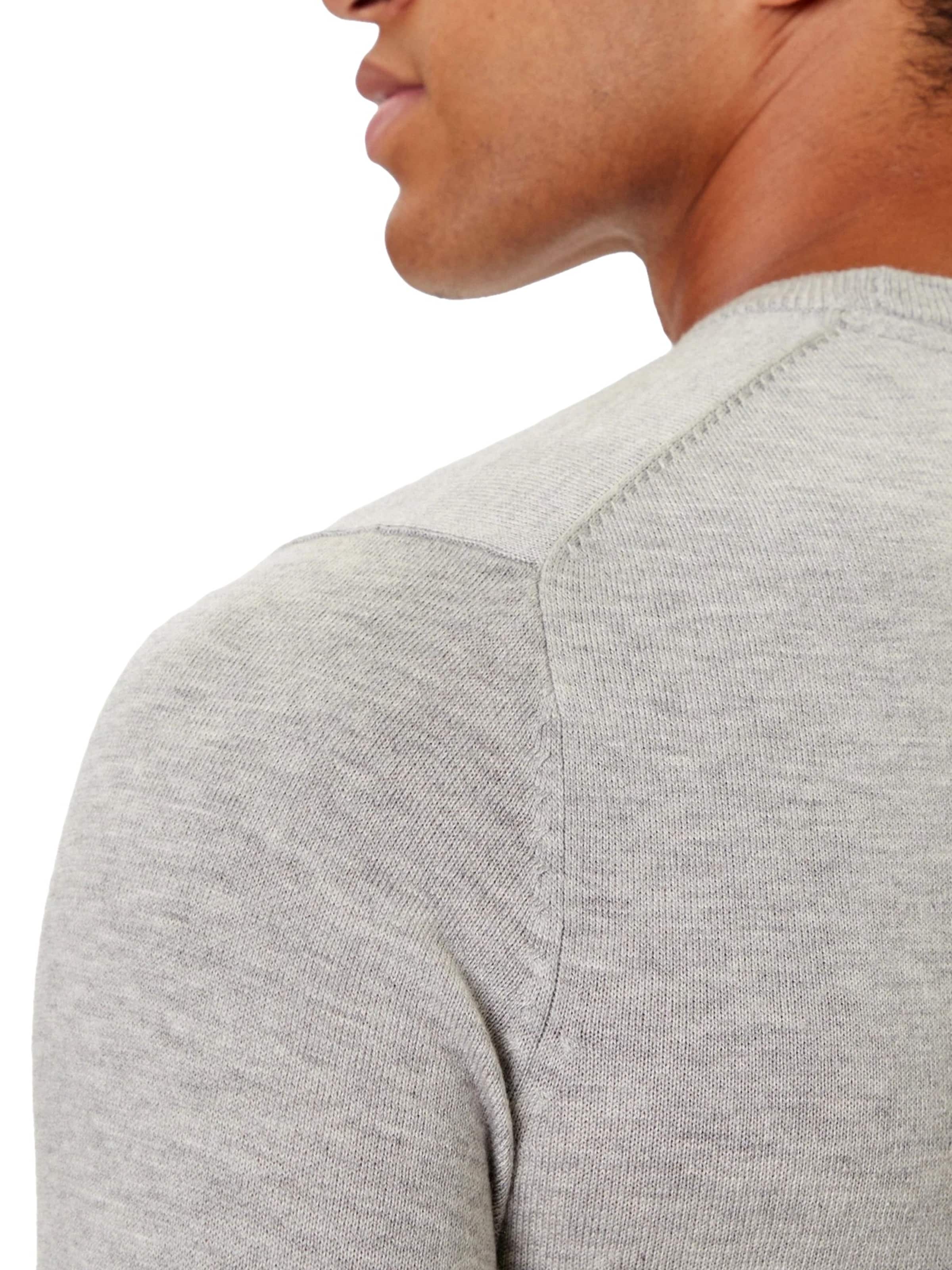 Pullover di GUESS in grigio