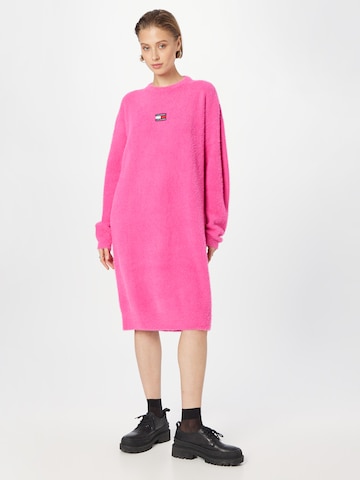 Tommy Jeans Knitted dress in Pink: front