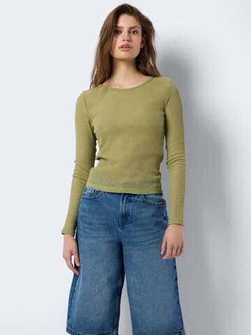 Noisy may Shirt 'NMRAY' in Grün: Vorderseite