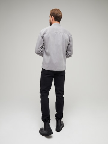 ABOUT YOU x Kevin Trapp - Ajuste regular Camisa 'Jonte' en gris