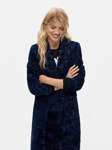 Manteau d’hiver Desigual en bleu : devant