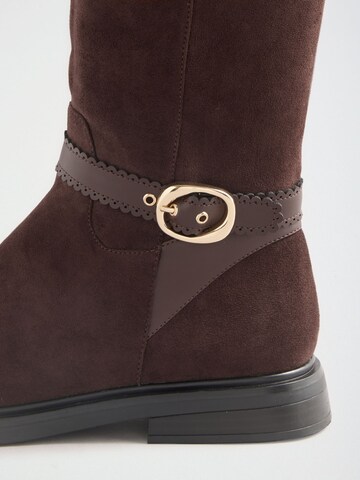 love & roses Boot in Brown