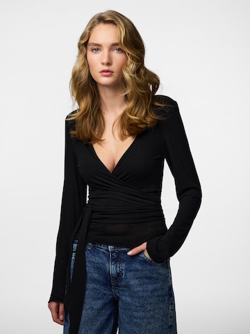 PIECES Shirt 'PCRoya' in Schwarz: Vorderseite