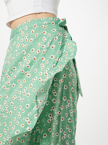 In The Style Skirt 'JAC JOSSA' in Green