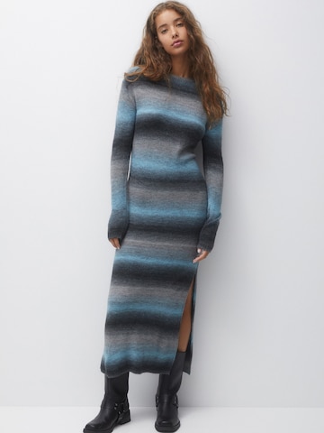 Rochie tricotat de la Pull&Bear pe albastru: față