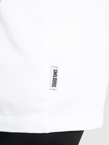 Smilodox T-Shirt 'Benetta' in Weiß