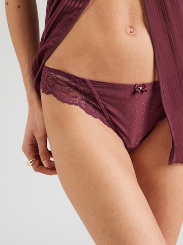 Hunkemöller Стринг в червено: отпред