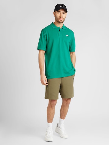 T-Shirt 'CLUB' Nike Sportswear en vert