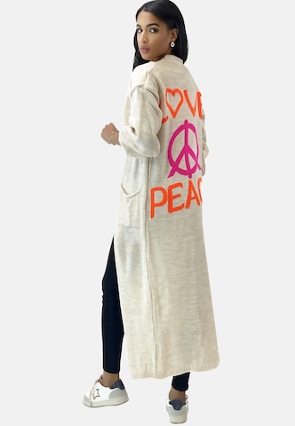 Cappotto in maglia di Elara in bianco