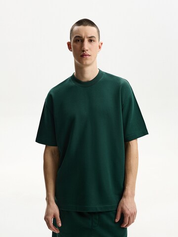 T-Shirt Bershka en vert : devant