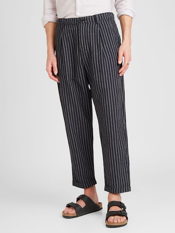 SELECTED HOMME Loose fit Pleat-front trousers in Black: front