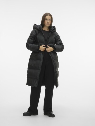 VERO MODA Vinterfrakke 'NOE' i sort