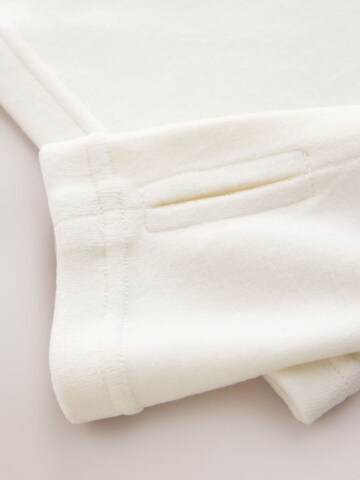 Next - Camiseta en blanco