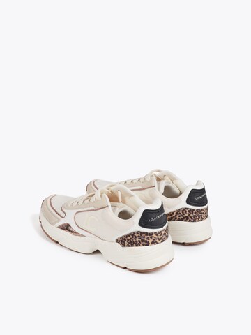 Baskets basses Lola Casademunt en blanc