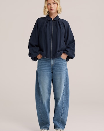 Bluză de la WE Fashion pe albastru