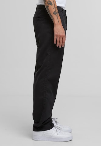 Loosefit Pantaloni chino di Urban Classics in nero