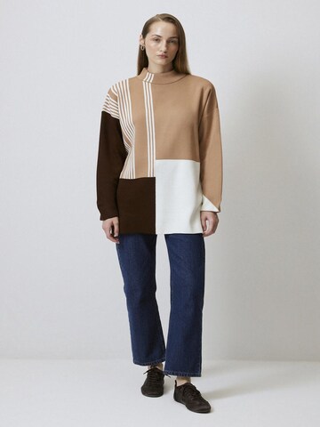 Touche Prive Pullover in Braun: Vorderseite
