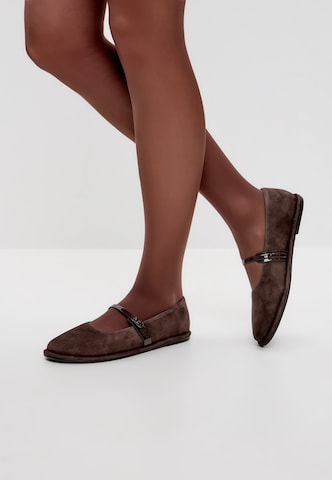 Ballerines CESARE GASPARI en marron