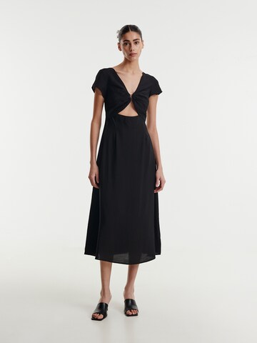 Rochie 'Gitte' de la EDITED pe negru