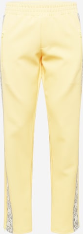 MOUTY Regular Pants in Yellow: front