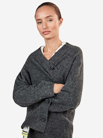 Gisela - Cárdigan en gris: frente