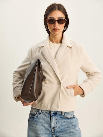 Bianco Lucci Between-Seasons Coat in Beige