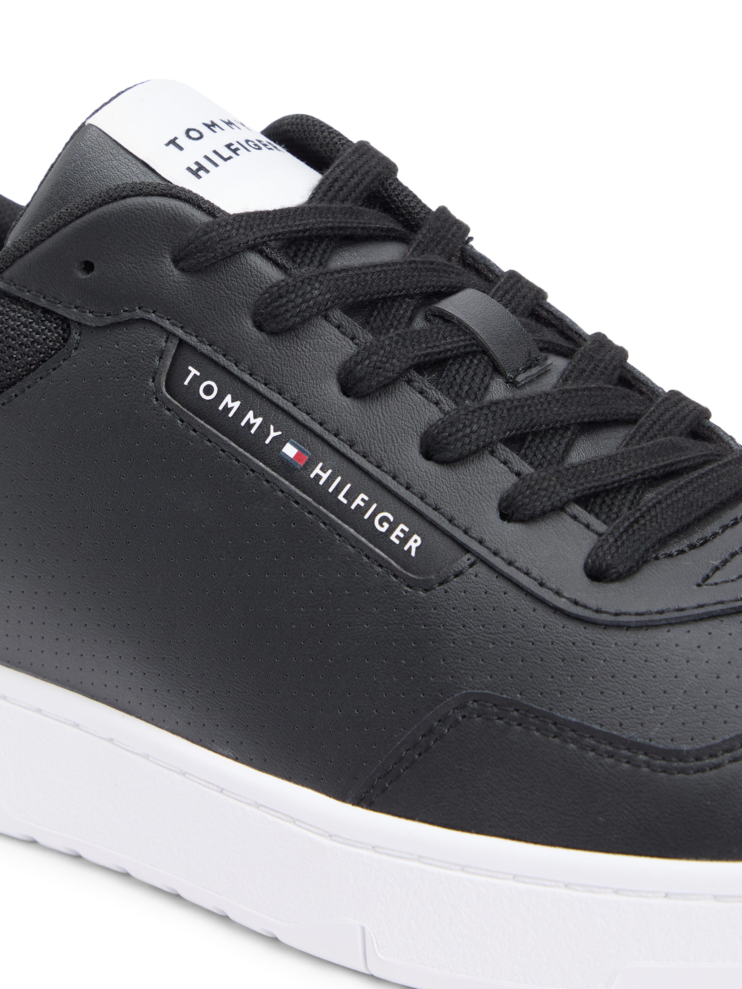 TOMMY HILFIGER Nizke superge 'BASKET CORE LITE' | črna barva