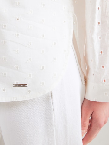 Chemisier Calvin Klein en blanc