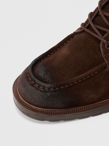 TOMMY HILFIGER Fűzős csizma - barna