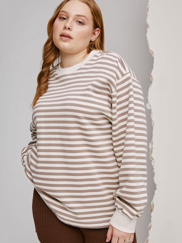 A LOT LESS Sweatshirt 'Carla' in Beige: predná strana