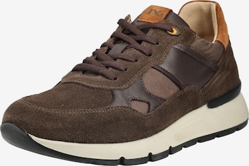 Baskets basses Nero Giardini en marron : devant