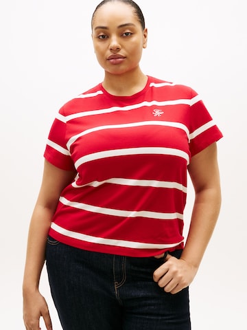 Tricou de la Tommy Hilfiger Curve pe roșu: față