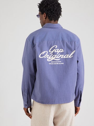 GAP - Ajuste regular Camisa en azul: frente