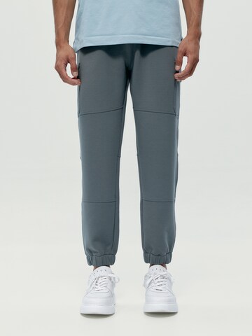 Born Tapered Sporthose 'Grau' in Grün: Vorderseite