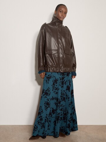 Apricot Oversized Jacket ' ' in Braun