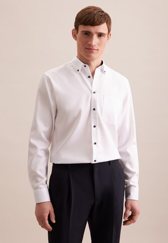 Coupe regular Chemise business SEIDENSTICKER en blanc : devant